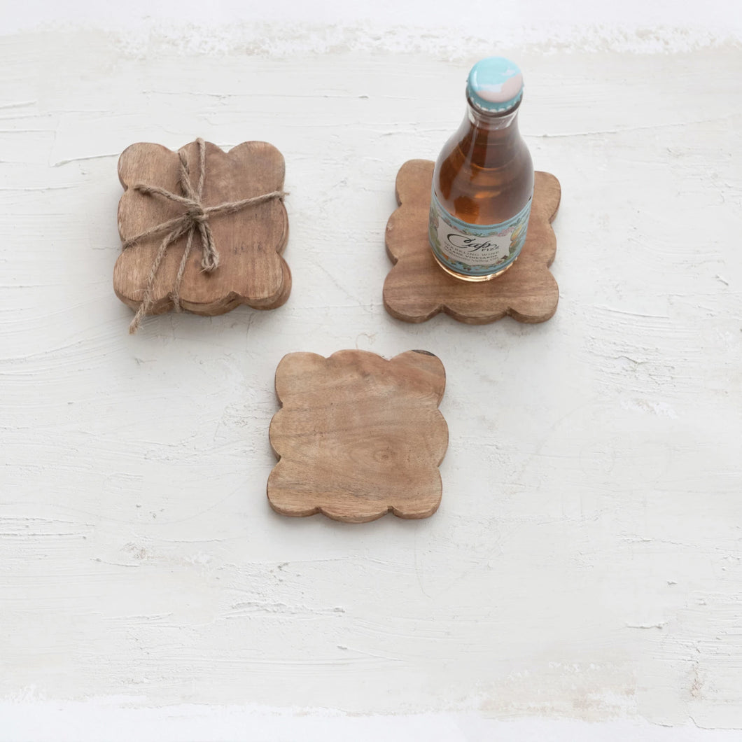 Mango wood Scalloped Coaster - Set of Four