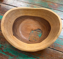 Load image into Gallery viewer, Handmade Bowl From Costa Rica - 2 Styles
