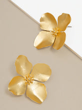Load image into Gallery viewer, Flower Petal Earring gold/silver
